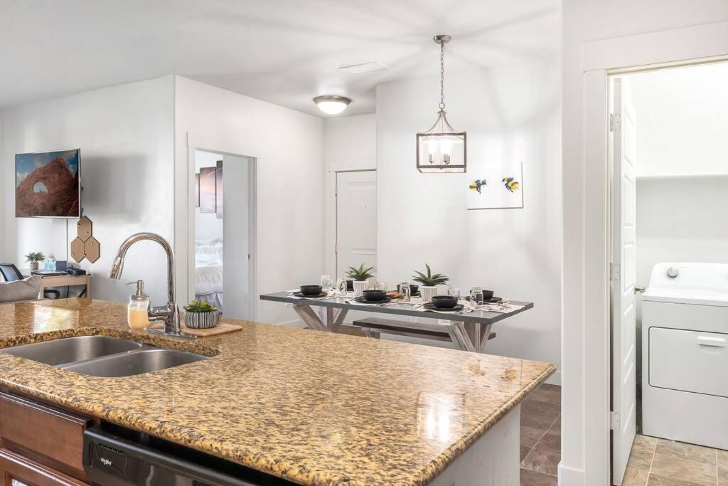 Bee Chic In Sojo W/Hot Tub+Gym+Local Ski Slopes South Jordan Exterior foto